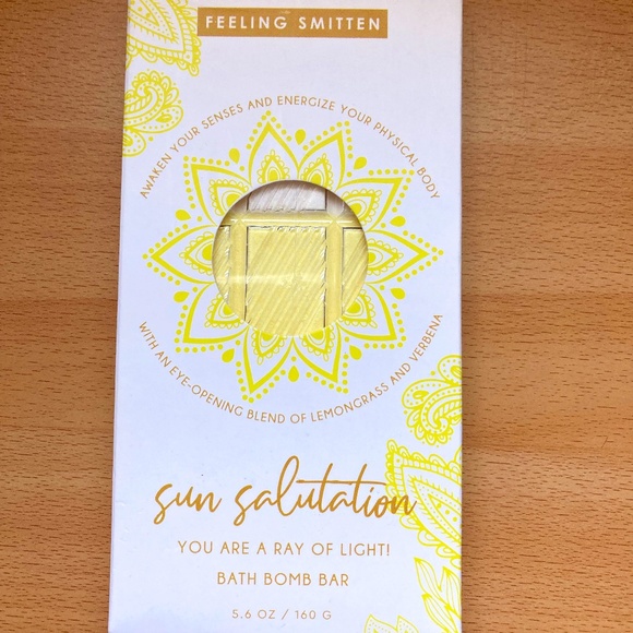 Feeling Smitten Bath Bomb Bar Sun Salutation - Picture 1 of 3